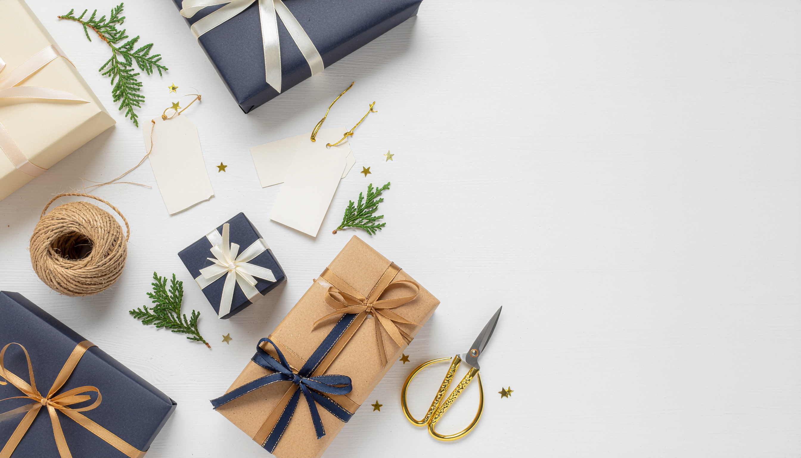 Gift Wrapping in Navy and Gold