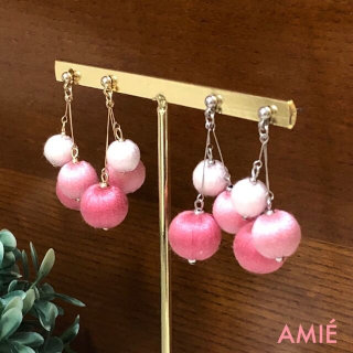AMIÉさんの巻玉アクセサリー（フランスDMC社の刺繍糸）